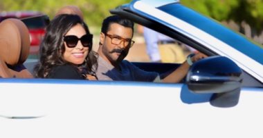 محمد رجب يسترجع ذكريات تصوير "ضربة معلم" بصورة فى الكواليس مع هاجر أحمد