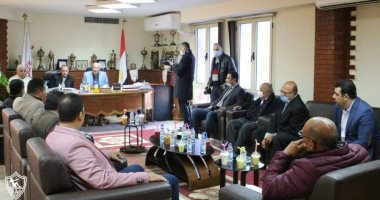 وفد من المرشحين لعضوية الاتحاد الليبي لكرة القدم في زيارة لنادي الزمالك