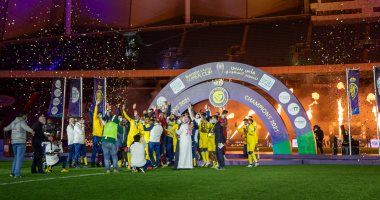 النصر يضرب الهلال بثلاثية ويفوز بكأس السوبر السعودي للمرة الثانية