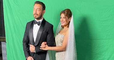 هيدى كرم بفستان الزفاف مع أحمد زاهر من كواليس مسلسل لؤلؤ.. صور