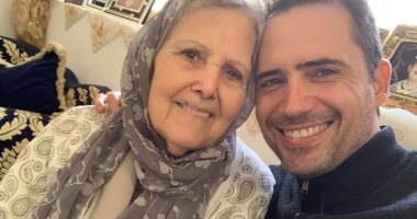 نجوم الفن يقدمون التعازى لـ ظافر العابدين فى وفاة والدته 