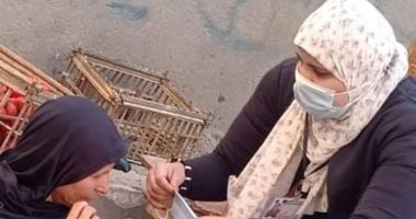 مبادرة شبابية ببنى سويف لتوزيع 1000 كمامة على الباعة الجائلين.. صور