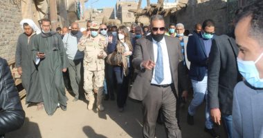 مساعد أول رئيس الوزراء ومسئولون يتفقدون قرى قنا لمتابعة مشروعات حياة كريمة