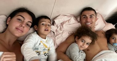كريستيانو رونالدو مع عائلته "تحت البطانية" بعد صيامه عن التهديف أمام سامبدوريا