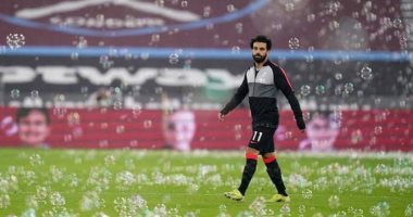 سر الفقاعات البنفسجية التى طاردت محمد صلاح فى مباراة وست هام ضد ليفربول