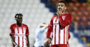 كوكا يقود هجوم أولمبياكوس أمام بانيتوليكوس في كأس اليونان