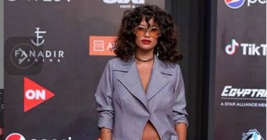 سينتيا خليفة عن عودتها كمذيعة: لازم يبقى برنامج شبهى