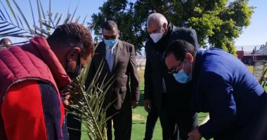  رئيس"التنظيم والإدارة" يدشن منظومة تحديث الملف الوظيفى لموظفى الوادى الجديد