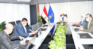 محافظ أسوان: إنشاء مجمع لإنتاج الدواجن والأعلاف لسد احتياجات السوق المحلى