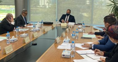 "ممتاز" يعقد اجتماعه الأول بأعضاء مجلس إدارة "حماية المنافسة" ويكرم "السجينى"