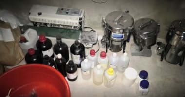 تفاصيل سقوط تشكيل عصابى دولى من 10 أفراد.. تخصص فى تصنيع عقار الكبتاجون المخدر وترويجه داخل البلاد.. مكافحة المخدرات تضبط مواد مخدرة بـ10 ملايين جنيه وتوجه ضربة موجعة للمتهمين.. والنيابة تأمر بحسبهم.. صور