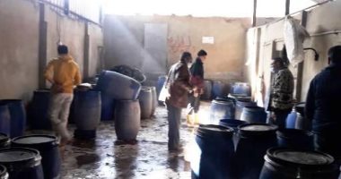 ضبط 26 طن مخلل داخل مصنع بدون ترخيص بالشرقية