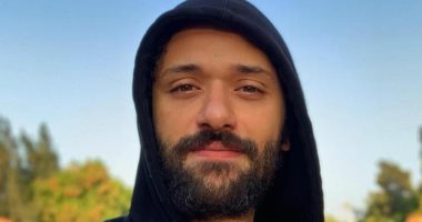 كريم محمود عبد العزيز أمام منة شلبى فى "طريق السلامة"