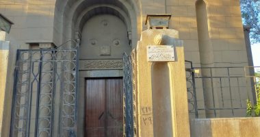 زوار ضريح أم كلثوم يدعون لها ويقرأون القرآن فى ذكرى رحيلها الـ 46