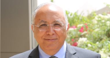 فريق بحثى بالجامعة المصرية اليابانية يبتكر روبوت يساعد كبار السن على الحركة