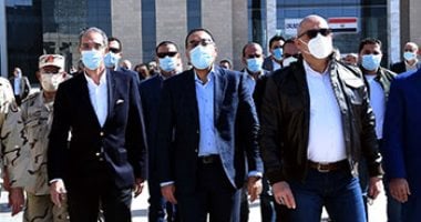 رئيس الوزراء يتفقد مركز المعلومات ومدينة المعرفة بالعاصمة الإدارية الجديدة.. صور