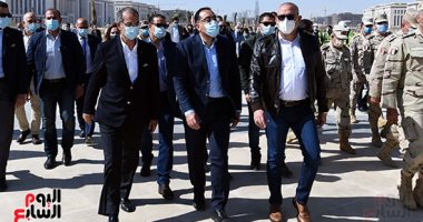 رئيس الوزراء من العاصمة الإدارية: نحقق معدلات إنجاز كبيرة بتنفيذ المشروعات الخدمية.. صور