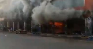 حريق هائل فى مجمع تجارى قرب القصر الرئاسى بالخرطوم.. فيديو