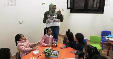 فتاة من طنطا.. مبادرة "اقرأ مع زينب" لتشجيع الأطفال والكبار على حب القراءة.. زينب سليمان: والدتى لها الفضل فى حبي للقراءة.. المبادرة أطلقتها أثناء الدراسة بالكلية والكورسات على الإنترنت بعد تفشى كورونا.. صور