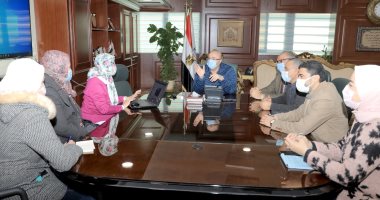 محافظ بنى سويف يبحث الخطوات المبدئية لإنشاء مرسى سياحى على النيل 