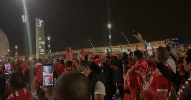فريق كبير فريق عظيم.. جماهير الأهلى تستقبل اللاعبين بهتافات نارية "فيديو"