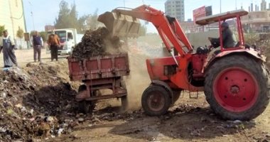رفع 1603 أطنان مخلفات فى حملة بقرية صفط تراب بمركز المحلة.. صور