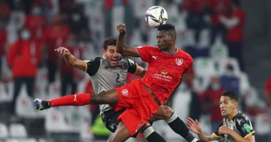 الأهلي يتقدم على الدحيل بهدف الشحات في الشوط الأول.. فيديو