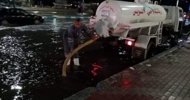إعادة فتح موانئ السويس بعد تحسن الأحوال الجوية.. ورفع مياه الأمطار من الشوارع