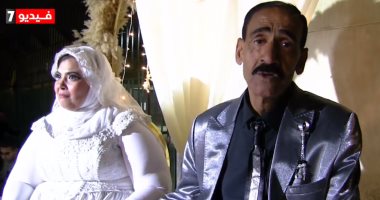 الشباب شباب القلب.. تفاصيل قصة حب وزفاف عريس عنده 60 سنة (فيديو)