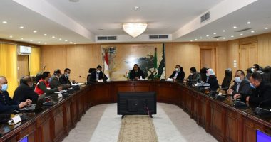 محافظ الفيوم يشدد على التزام الأطقم الطبية بالإجراءات الوقائية 