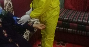 صحة المنيا تواصل متابعة حالات العزل المنزلى لمصابى كورونا.. صور