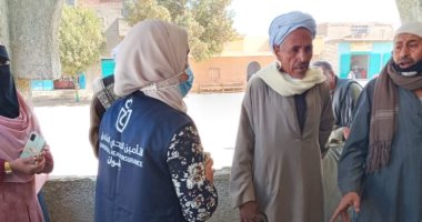 "صحة أسوان" تنظم لقاءات توعية بـ"منظومة التأمين الشامل".. صور