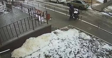 حادثة غريبة.. روسى أراد الانتحار فتسبب فى قتل طفل عمره 5 أشهر.. التفاصيل "صور"