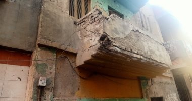 أهالى بفاقوس فى الشرقية يطالبون بإزالة عقارات متصدعة.. ورئيس المدينة يرد