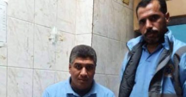 مسعفان بالوادى الجديد يسلمان 64 ألف جنيه ومتعلقات رجل أعمال توفى بحادث سير