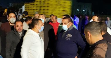 محافظ البحيرة يتابع أعمال إصلاح الهبوط الأرضى على أحد جانبى الطريق الزراعى