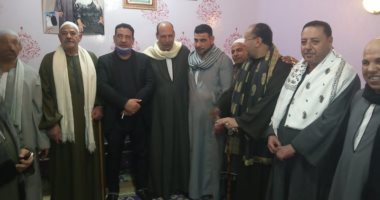 جلسة صلح بين عائلتين بسبب الخلاف على بروز بلكونات بالغربية.. صور