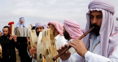 بالطبل والزمر.. دفن رفات مئات الإزيديين بعد مرور 7 سنوات على قتلهم بيد داعش