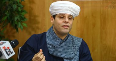 المنشد محمود التهامى للميس الحديدى: عندما أنشد فأنا فى عالمى الذى خلقت له