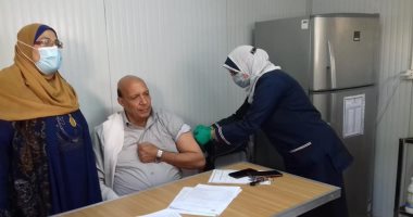 صحة القليوبية تواصل تطعيمات لقاح كورونا بمستشفيات الصدر والحميات.. صور