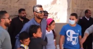 محمد رمضان بالجلباب الصعيدي بأسوان بعد تصوير بعض مشاهد مسلسل "موسى"