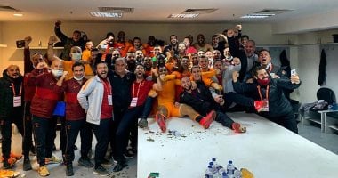 فناربخشة ضد جالطة سراى.. مصطفى محمد يحتفل مع زملائه بالفوز فى الديربي