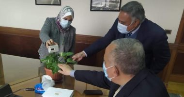 الرى تعلن تصنيع نماذج من جهاز قياس رطوبة التربة وتوزيعها على المزارعين.. صور