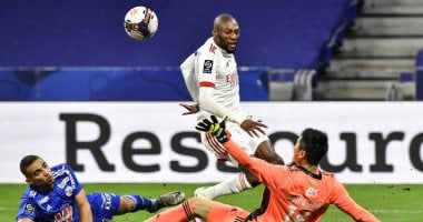 ليون يتصدر الدوري الفرنسي بثلاثية فى شباك ستراسبورج.. فيديو