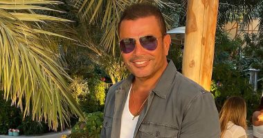 عمرو دياب يدعم طفلة كفيفة تعزف بيانو: "برافو يا سارة يا حبيبتى".. فيديو