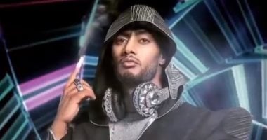 محمد رمضان يروج لأغنيته المقبلة versace بغناء مقطع منها.. فيديو