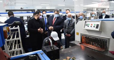 وزير القوى العاملة ومحافظ بورسعيد يشيدان بمستوى الإنتاج فى مصنع داك.. صور