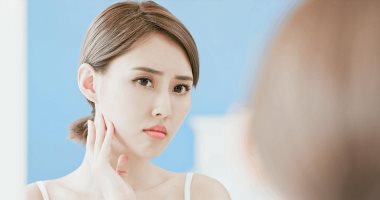 7 أخطاء مكياج تجعل بشرتك شاحبة.. الكونسيلر الفاتح والآيلاينر الثقيل الأسوأ