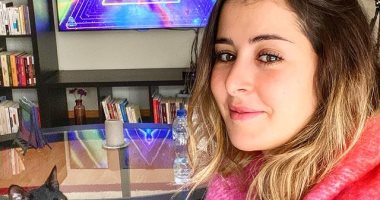 عائشة بن أحمد تحتفل بعيد ميلادها الـ32 مع قطتها.. صور
