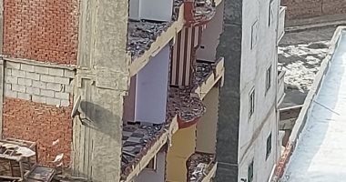 هدم عقار الإسكندرية المائل وتقديم مساعدات للأسر المتضررة.. فيديو لايف